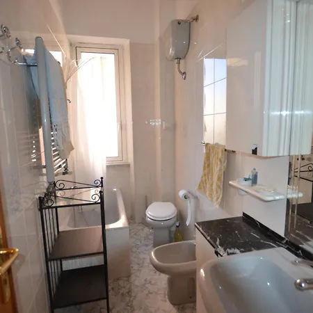 La Casa Di Marly A Foce Apartment