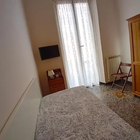 La Casa Di Marly A Foce Apartment *